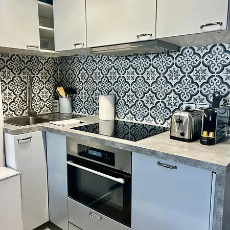 Antoinette Apartment